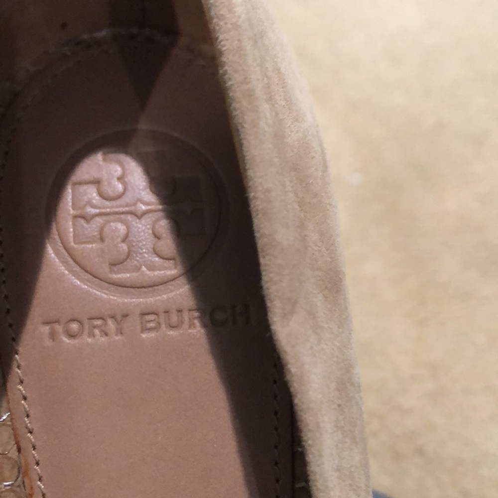 Shoes - Picture 2 of 7